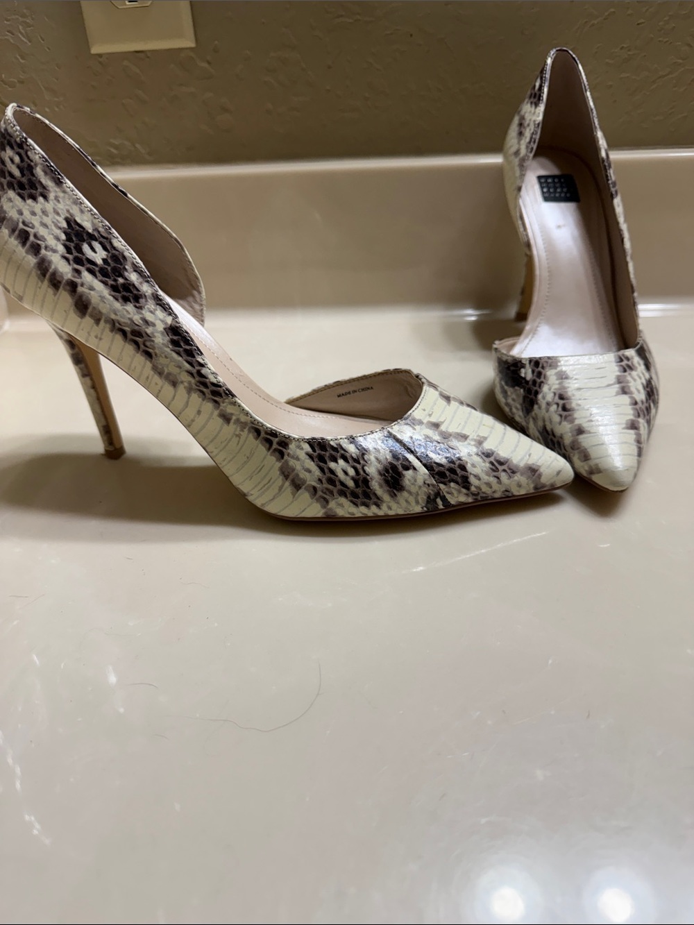 Snake-Print Stiletto Pump - Cream/Brown White House Black Market sz 8